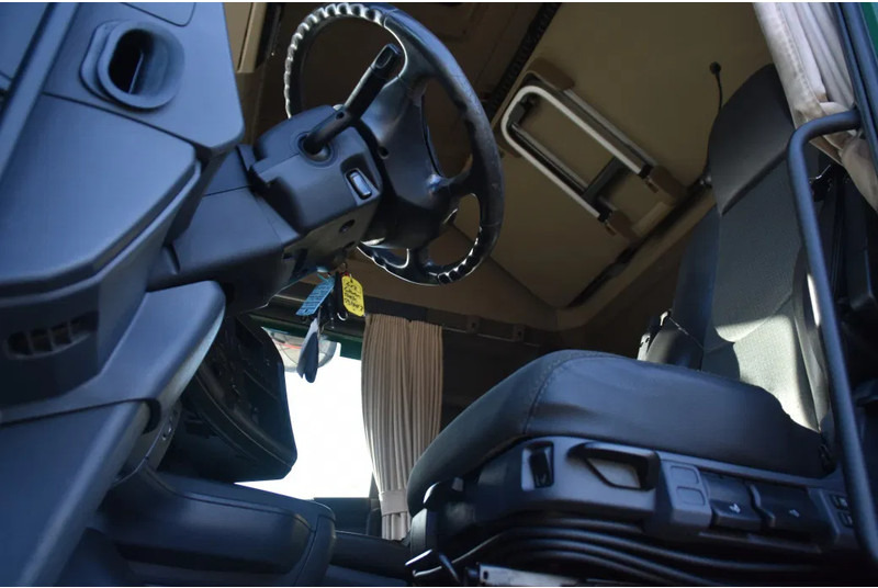 Scania R490 TL 6x2/4 - RETARDER - ACC - DIFF. LOCK - 2 x FUEL TANKS - 2 BEDS - EXCELLENT CONDITION - - Nyergesvontató: 4 kép. Scania R490 TL 6x2/4 - RETARDER - ACC - DIFF. LOCK - 2 x FUEL TANKS - 2 BEDS - EXCELLENT CONDITION - - Nyergesvontató: 4 kép.