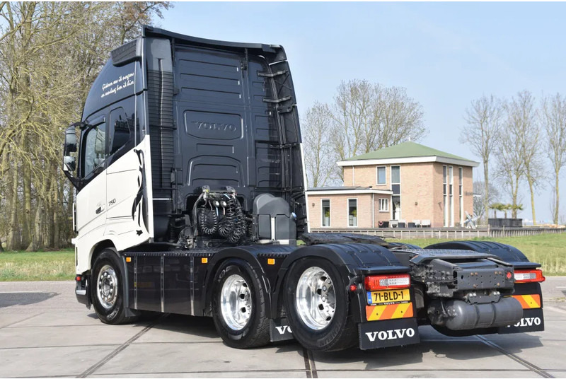 Volvo FH 16.750 Globetrotter XL 6x2 - RETARDER - FULL AIR - PARK. AIRCO - DYNAMIC STEERING - SLIDING FIFTH WHEEL - ALCOA'S - TOP CONDI - Nyergesvontató: 3 kép. Volvo FH 16.750 Globetrotter XL 6x2 - RETARDER - FULL AIR - PARK. AIRCO - DYNAMIC STEERING - SLIDING FIFTH WHEEL - ALCOA'S - TOP CONDI - Nyergesvontató: 3 kép.