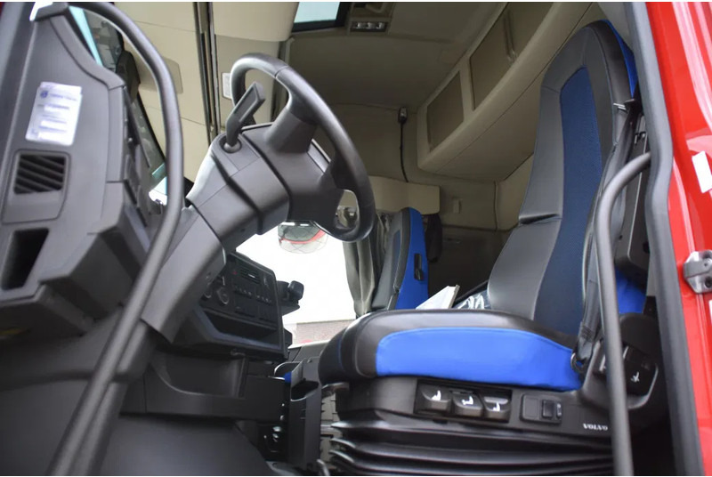 Volvo FH 460 Globe 4x2 - MEGA - 127 TKM - FULL AIR - PARK. AIRCO - 2 x FUEL TANKS - ALCOA'S - LED LIGHTS - LIKE NEW - - Nyergesvontató: 4 kép. Volvo FH 460 Globe 4x2 - MEGA - 127 TKM - FULL AIR - PARK. AIRCO - 2 x FUEL TANKS - ALCOA'S - LED LIGHTS - LIKE NEW - - Nyergesvontató: 4 kép.