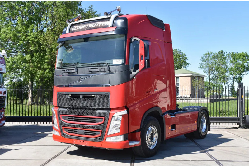 Volvo FH 460 Globe 4x2 - RETARDER- HYDRAULIC SYSTEM - 718 TKM - AIRCO - DIFF. LOCK - PTO - GOOD CONDITION - - Nyergesvontató: 2 kép. Volvo FH 460 Globe 4x2 - RETARDER- HYDRAULIC SYSTEM - 718 TKM - AIRCO - DIFF. LOCK - PTO - GOOD CONDITION - - Nyergesvontató: 2 kép.
