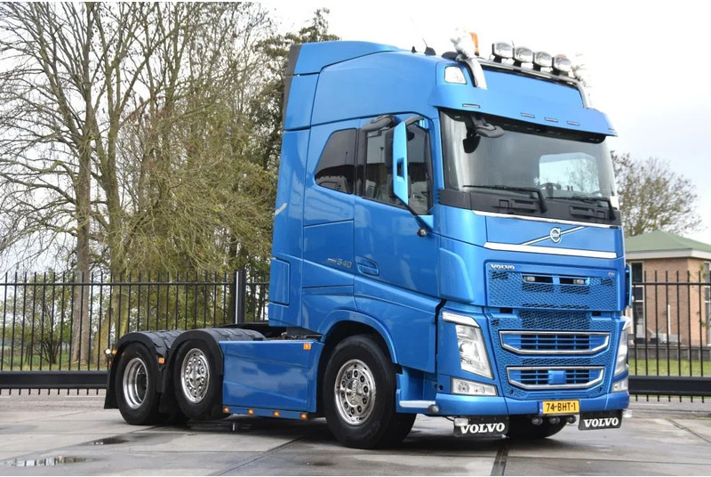 Volvo FH 540 Globe 6x2/4 - 633 TKM - HYDRAULICS - PTO - 2 BEDS - XENON - GOOD CONDITION - - Nyergesvontató: 1 kép. Volvo FH 540 Globe 6x2/4 - 633 TKM - HYDRAULICS - PTO - 2 BEDS - XENON - GOOD CONDITION - - Nyergesvontató: 1 kép.