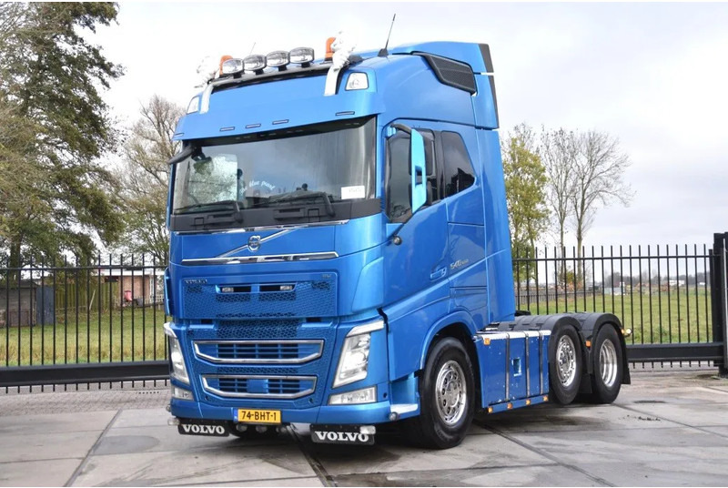 Volvo FH 540 Globe 6x2/4 - 633 TKM - HYDRAULICS - PTO - 2 BEDS - XENON - GOOD CONDITION - - Nyergesvontató: 2 kép. Volvo FH 540 Globe 6x2/4 - 633 TKM - HYDRAULICS - PTO - 2 BEDS - XENON - GOOD CONDITION - - Nyergesvontató: 2 kép.