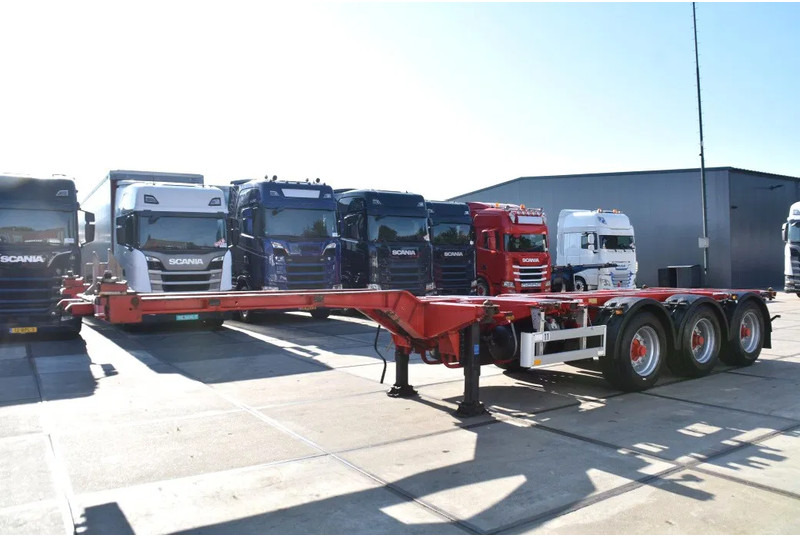 Pacton T3-010 - BPW AXLES - 2 x LIFT AXLE - 2 x EXTENDABLE - DRUM BRAKES - GOOD CONDITION - - Félpótkocsi cserefelépítményes: 5 kép. Pacton T3-010 - BPW AXLES - 2 x LIFT AXLE - 2 x EXTENDABLE - DRUM BRAKES - GOOD CONDITION - - Félpótkocsi cserefelépítményes: 5 kép.