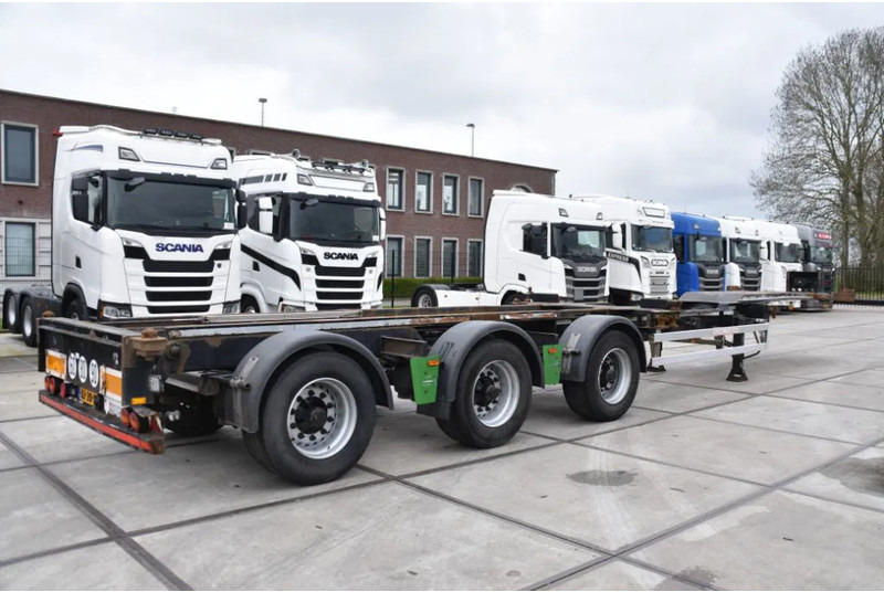 Renders ROC 16.27 CC - X STEERING - BPW AXLES - DISC BRAKES - - Félpótkocsi cserefelépítményes: 2 kép. Renders ROC 16.27 CC - X STEERING - BPW AXLES - DISC BRAKES - - Félpótkocsi cserefelépítményes: 2 kép.
