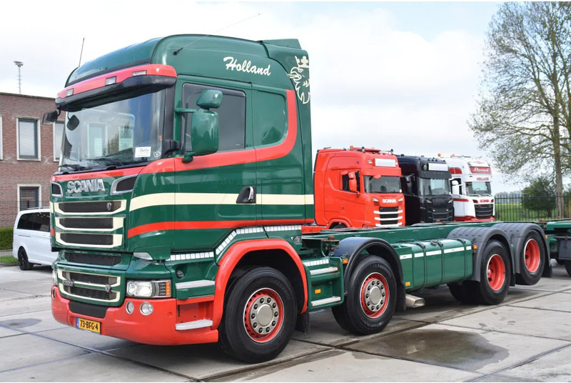 Scania R520 HL V8 8x2 - EURO 6 - MANUAL - RETARDER - WHEELBASE: 510 cm - 10 TONS FRONT AXLE - XENON - - Cserefelépítményes teherautó: 1 kép. Scania R520 HL V8 8x2 - EURO 6 - MANUAL - RETARDER - WHEELBASE: 510 cm - 10 TONS FRONT AXLE - XENON - - Cserefelépítményes teherautó: 1 kép.