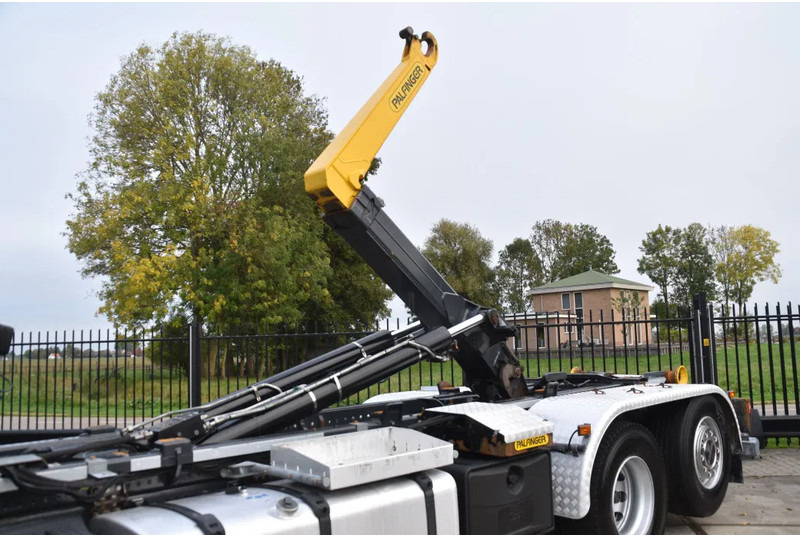 Scania S500 NGS 6x2*4 - HOOKLIFT - RETARDER - 375 TKM - PARK. AIRCO - WHEELBASE: 475 CM - PTO - EXCELLENT CONDITION - - Horgos rakodó teherautó: 4 kép. Scania S500 NGS 6x2*4 - HOOKLIFT - RETARDER - 375 TKM - PARK. AIRCO - WHEELBASE: 475 CM - PTO - EXCELLENT CONDITION - - Horgos rakodó teherautó: 4 kép.