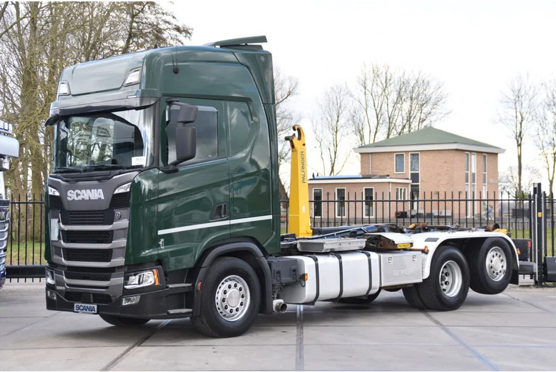 Scania S500 NGS 6x2*4 - HOOKLIFT SYSTEM - RETARDER - PARK. AIRCO - WHEELBASE: 475 CM - PTO - GOOD CONDITION - - Horgos rakodó teherautó: 2 kép. Scania S500 NGS 6x2*4 - HOOKLIFT SYSTEM - RETARDER - PARK. AIRCO - WHEELBASE: 475 CM - PTO - GOOD CONDITION - - Horgos rakodó teherautó: 2 kép.
