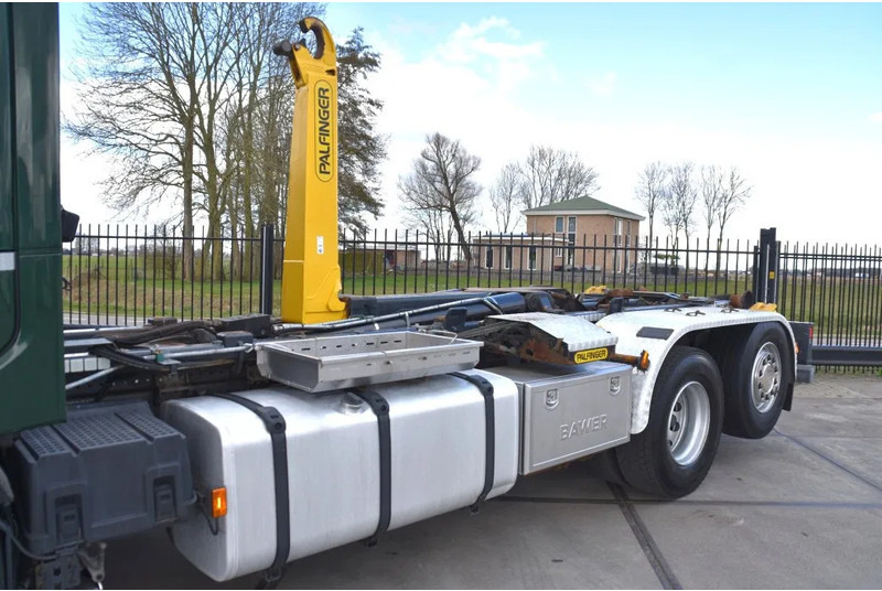 Scania S500 NGS 6x2*4 - HOOKLIFT SYSTEM - RETARDER - PARK. AIRCO - WHEELBASE: 475 CM - PTO - GOOD CONDITION - - Horgos rakodó teherautó: 4 kép. Scania S500 NGS 6x2*4 - HOOKLIFT SYSTEM - RETARDER - PARK. AIRCO - WHEELBASE: 475 CM - PTO - GOOD CONDITION - - Horgos rakodó teherautó: 4 kép.