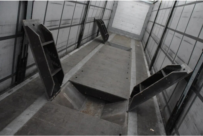 Schmitz Cargobull SCB*S3T - COIL - GALVANIZED - SLIDING CURTAINS/ROOF - DISC BRAKES - TOP CONDITION - - Ponyvás félpótkocsi: 3 kép. Schmitz Cargobull SCB*S3T - COIL - GALVANIZED - SLIDING CURTAINS/ROOF - DISC BRAKES - TOP CONDITION - - Ponyvás félpótkocsi: 3 kép.