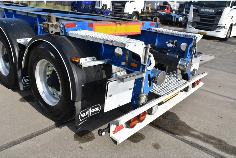 Van Hool A3C002 - ADR FL - 20 FT SWAP - LIFT AXLE - BPW AXLES - DISC BRAKES - 3180 KG EMPTY WEIGHT ! - Félpótkocsi cserefelépítményes: 3 kép. Van Hool A3C002 - ADR FL - 20 FT SWAP - LIFT AXLE - BPW AXLES - DISC BRAKES - 3180 KG EMPTY WEIGHT ! - Félpótkocsi cserefelépítményes: 3 kép.