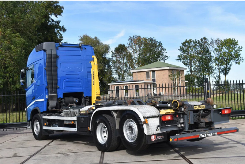 Volvo FH 460 6x2*4 - PALFINGER HOOKLIFT - 841 TKM - PARK. AIRCO - WHEELBASE: 480 CM - PTO - TOP CONDITION - - Horgos rakodó teherautó: 3 kép. Volvo FH 460 6x2*4 - PALFINGER HOOKLIFT - 841 TKM - PARK. AIRCO - WHEELBASE: 480 CM - PTO - TOP CONDITION - - Horgos rakodó teherautó: 3 kép.