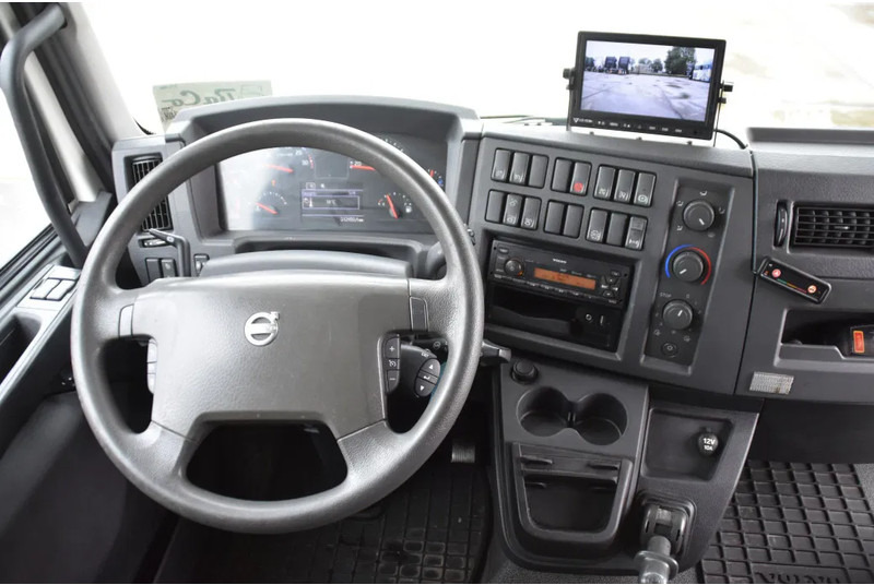 Volvo FL 280 4x2 + BOX - 312 TKM - AIRCO - DOUBLE CARGOFLOOR - ELEVATOR - REMOTE CONTROL - CAMERA - - Dobozos felépítményű teherautó: 5 kép. Volvo FL 280 4x2 + BOX - 312 TKM - AIRCO - DOUBLE CARGOFLOOR - ELEVATOR - REMOTE CONTROL - CAMERA - - Dobozos felépítményű teherautó: 5 kép.