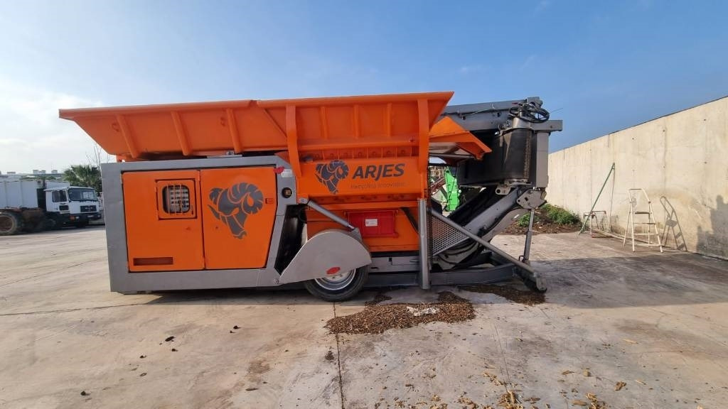Arjes VZ 750 D - Faaprító: 1 kép. Arjes VZ 750 D - Faaprító: 1 kép.