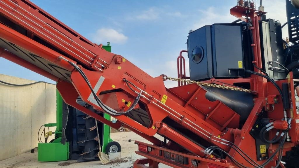 Morbark WH 3000 XP - Erdészeti mulcsozó: 2 kép. Morbark WH 3000 XP - Erdészeti mulcsozó: 2 kép.