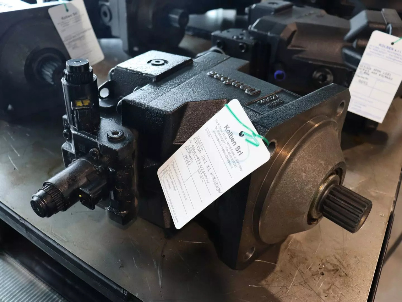 DANFOSS / SAUER H1B110-AK1-K1-NCRADNJNNA10NN027N25NNN - Hidraulikus motor - Építőipari gépek: 1 kép. DANFOSS / SAUER H1B110-AK1-K1-NCRADNJNNA10NN027N25NNN - Hidraulikus motor - Építőipari gépek: 1 kép.