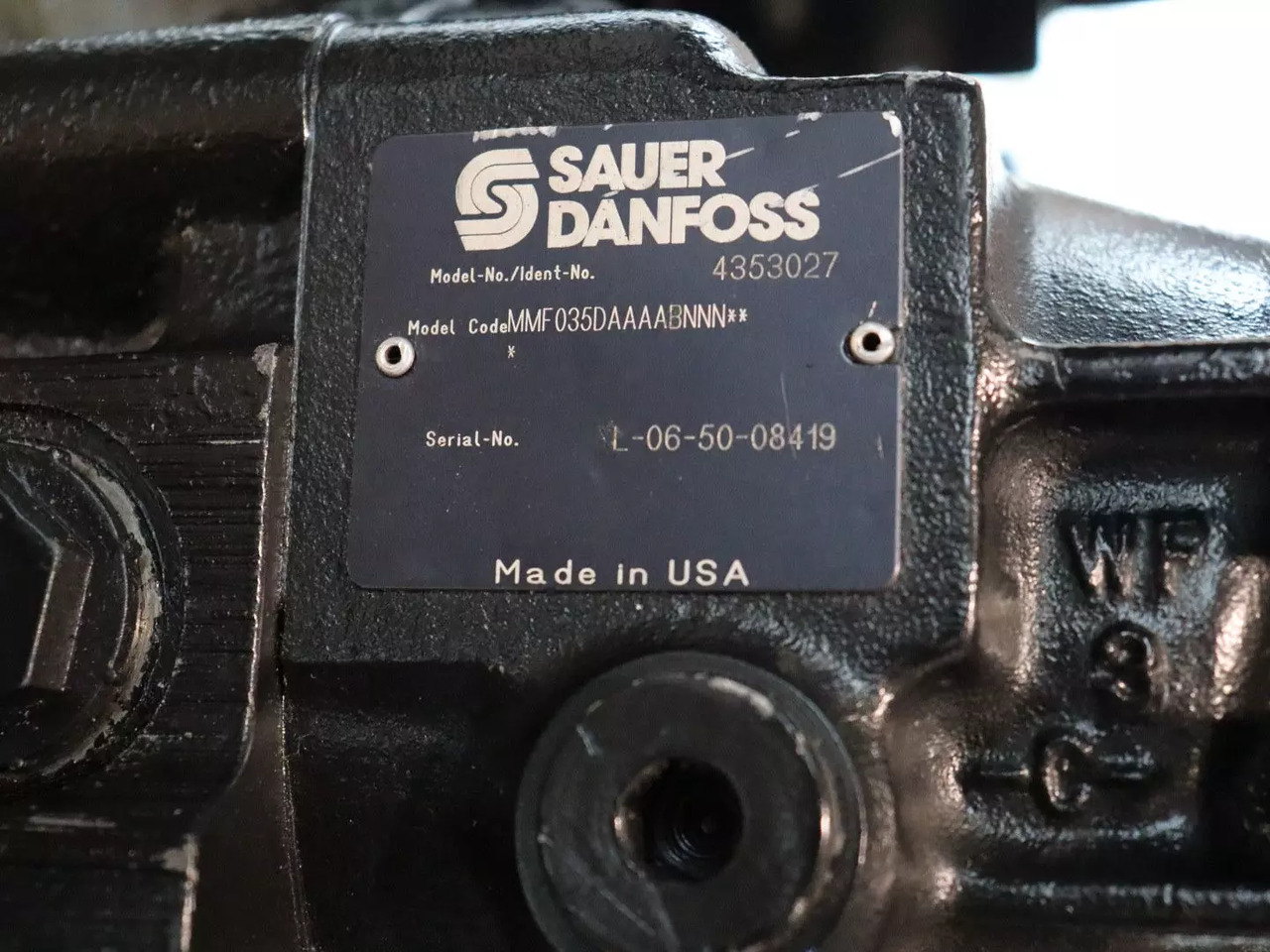 DANFOSS / SAUER MMF035D-AA-AAB-NNN - Hidraulikus motor - Anyagmozgató gép: 3 kép. DANFOSS / SAUER MMF035D-AA-AAB-NNN - Hidraulikus motor - Anyagmozgató gép: 3 kép.