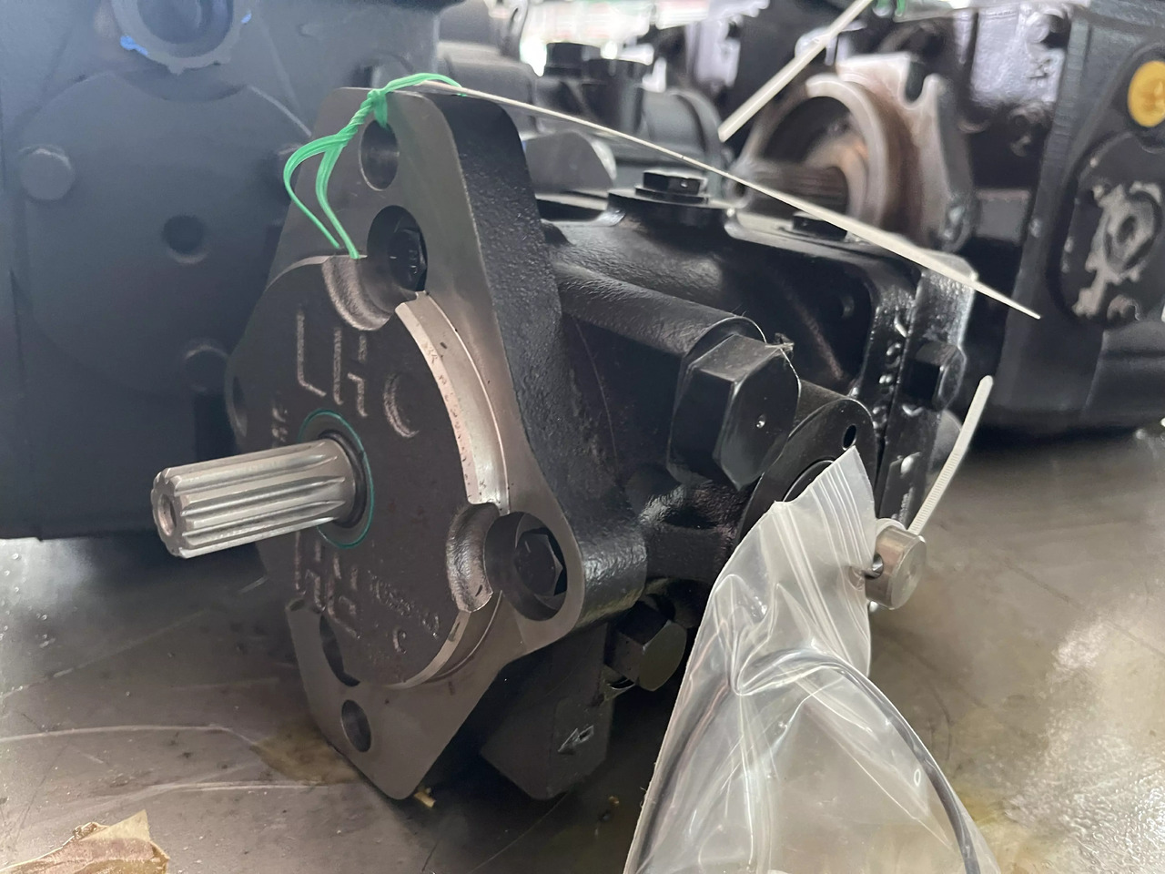 DANFOSS / SAUER SPV/15.2216 - Hidraulikus szivattyú - Építőipari gépek: 1 kép. DANFOSS / SAUER SPV/15.2216 - Hidraulikus szivattyú - Építőipari gépek: 1 kép.