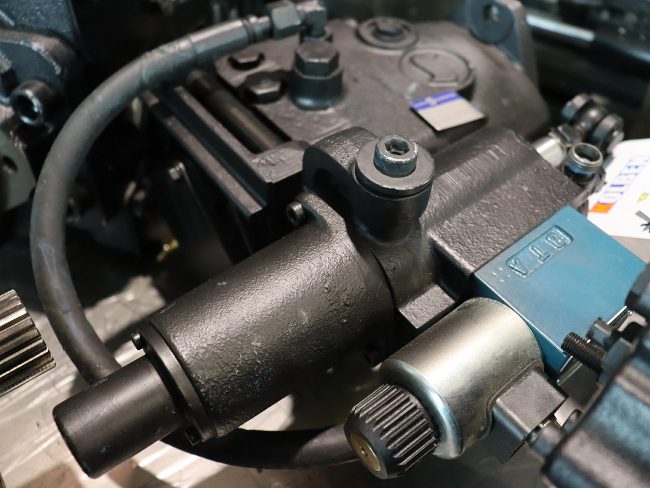 DANFOSS SPV1/038-L5Z-PE089-01 - Hidraulikus szivattyú - Anyagmozgató gép: 2 kép. DANFOSS SPV1/038-L5Z-PE089-01 - Hidraulikus szivattyú - Anyagmozgató gép: 2 kép.