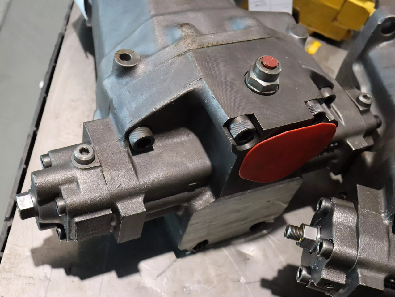 LINDE BPR 260 L - Hidraulikus szivattyú - Anyagmozgató gép: 3 kép. LINDE BPR 260 L - Hidraulikus szivattyú - Anyagmozgató gép: 3 kép.