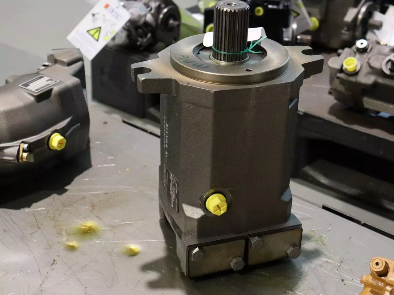 LINDE HMF 135-02 - Hidraulikus motor - Építőipari gépek: 2 kép. LINDE HMF 135-02 - Hidraulikus motor - Építőipari gépek: 2 kép.