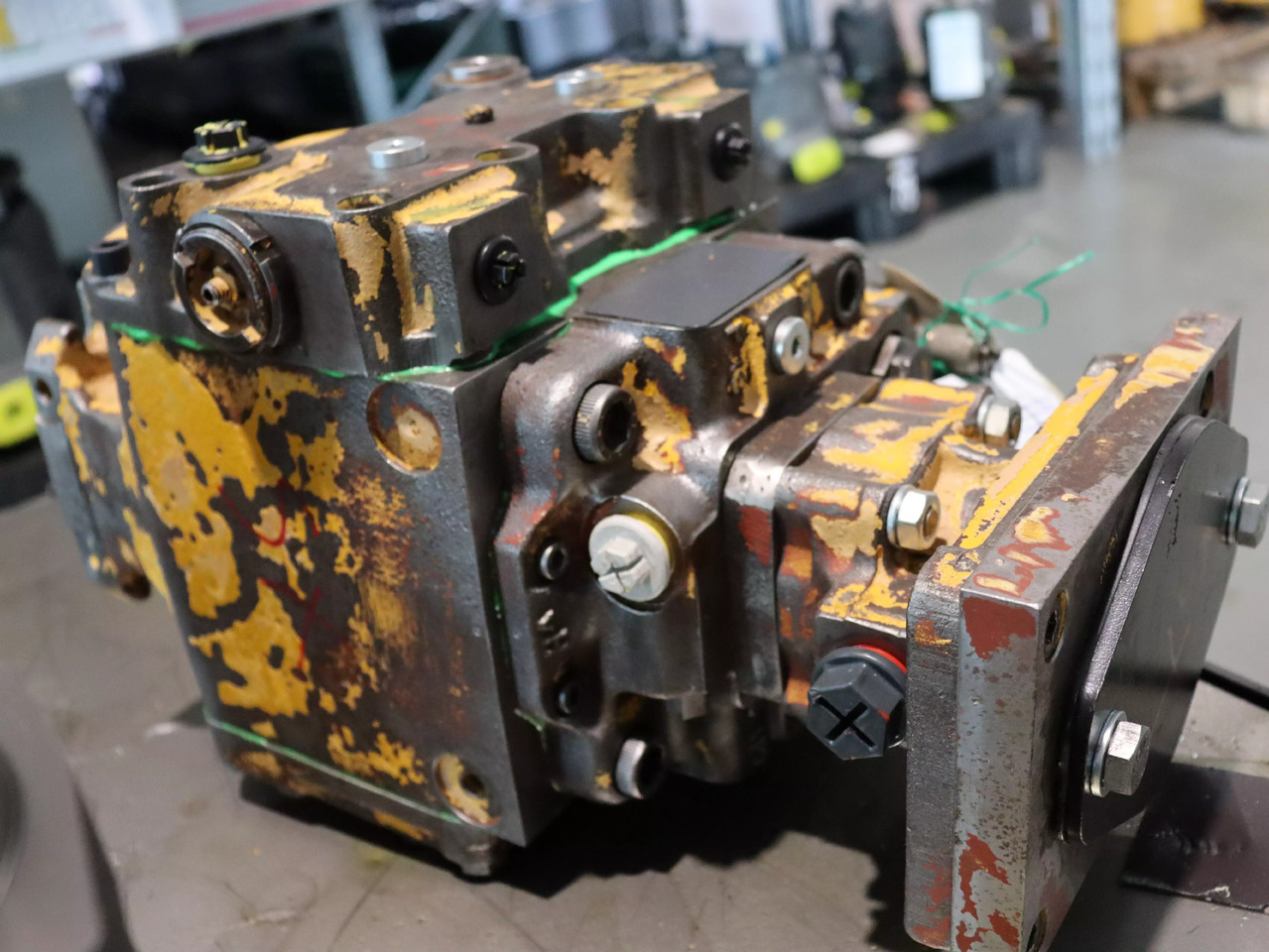 Linde BPV100-01R - Hidraulikus szivattyú - Anyagmozgató gép: 5 kép. Linde BPV100-01R - Hidraulikus szivattyú - Anyagmozgató gép: 5 kép.