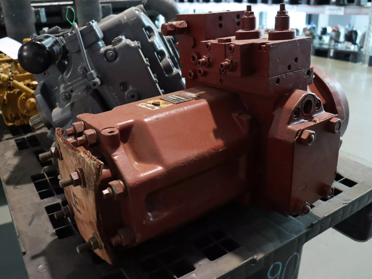 Linde HPR 130D - Hidraulikus szivattyú - Anyagmozgató gép: 4 kép. Linde HPR 130D - Hidraulikus szivattyú - Anyagmozgató gép: 4 kép.