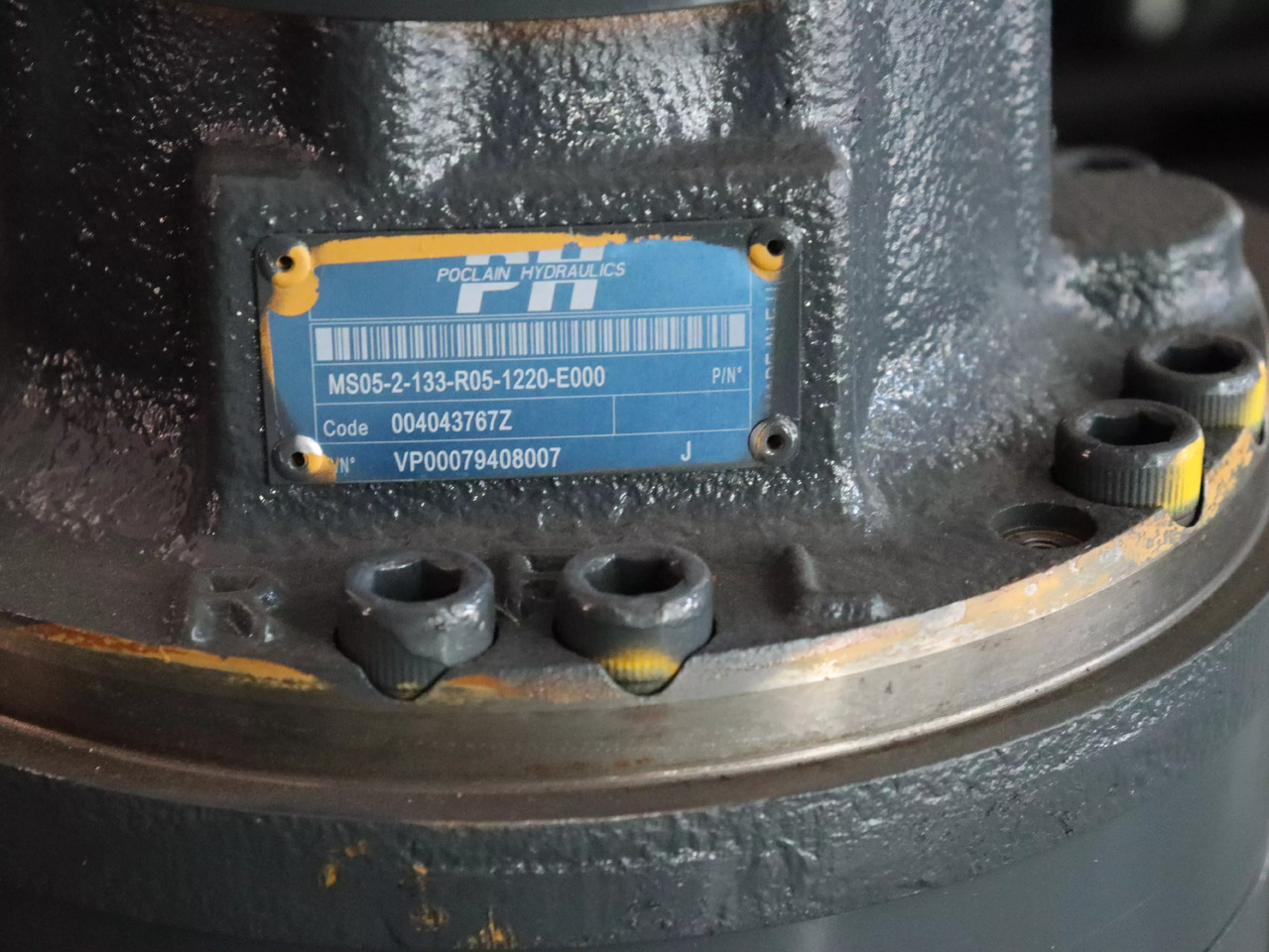 POCLAIN MS05-2-133-R05-1220-E000 - Hidraulikus motor - Anyagmozgató gép: 4 kép. POCLAIN MS05-2-133-R05-1220-E000 - Hidraulikus motor - Anyagmozgató gép: 4 kép.