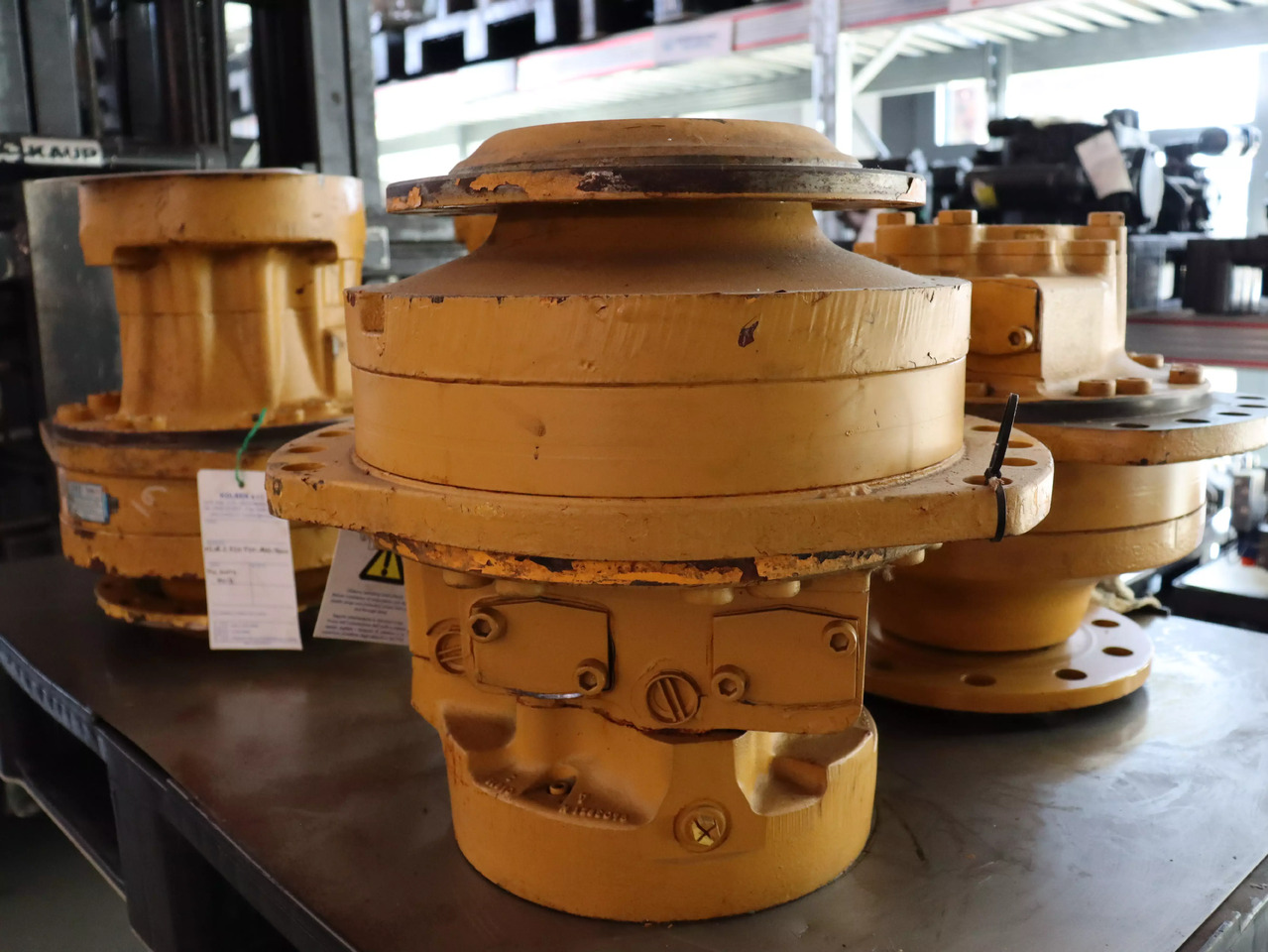 POCLAIN MS18-2-A21-F19-1410-5000 - Hidraulikus motor - Építőipari gépek: 2 kép. POCLAIN MS18-2-A21-F19-1410-5000 - Hidraulikus motor - Építőipari gépek: 2 kép.