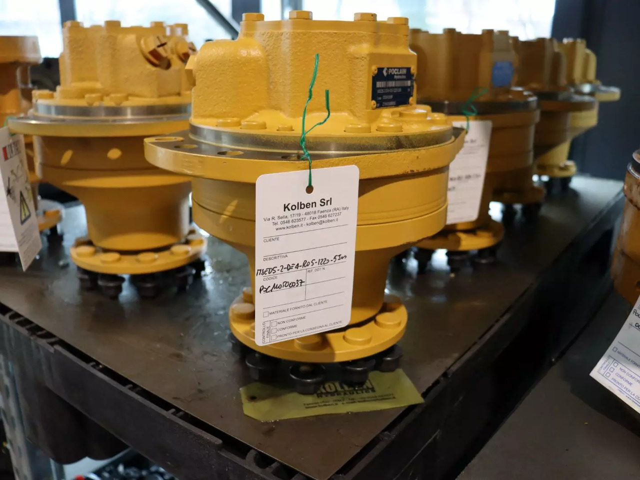 POCLAIN MSE05-2-DE4-R05-1220-5J00 - Hidraulikus motor - Építőipari gépek: 2 kép. POCLAIN MSE05-2-DE4-R05-1220-5J00 - Hidraulikus motor - Építőipari gépek: 2 kép.