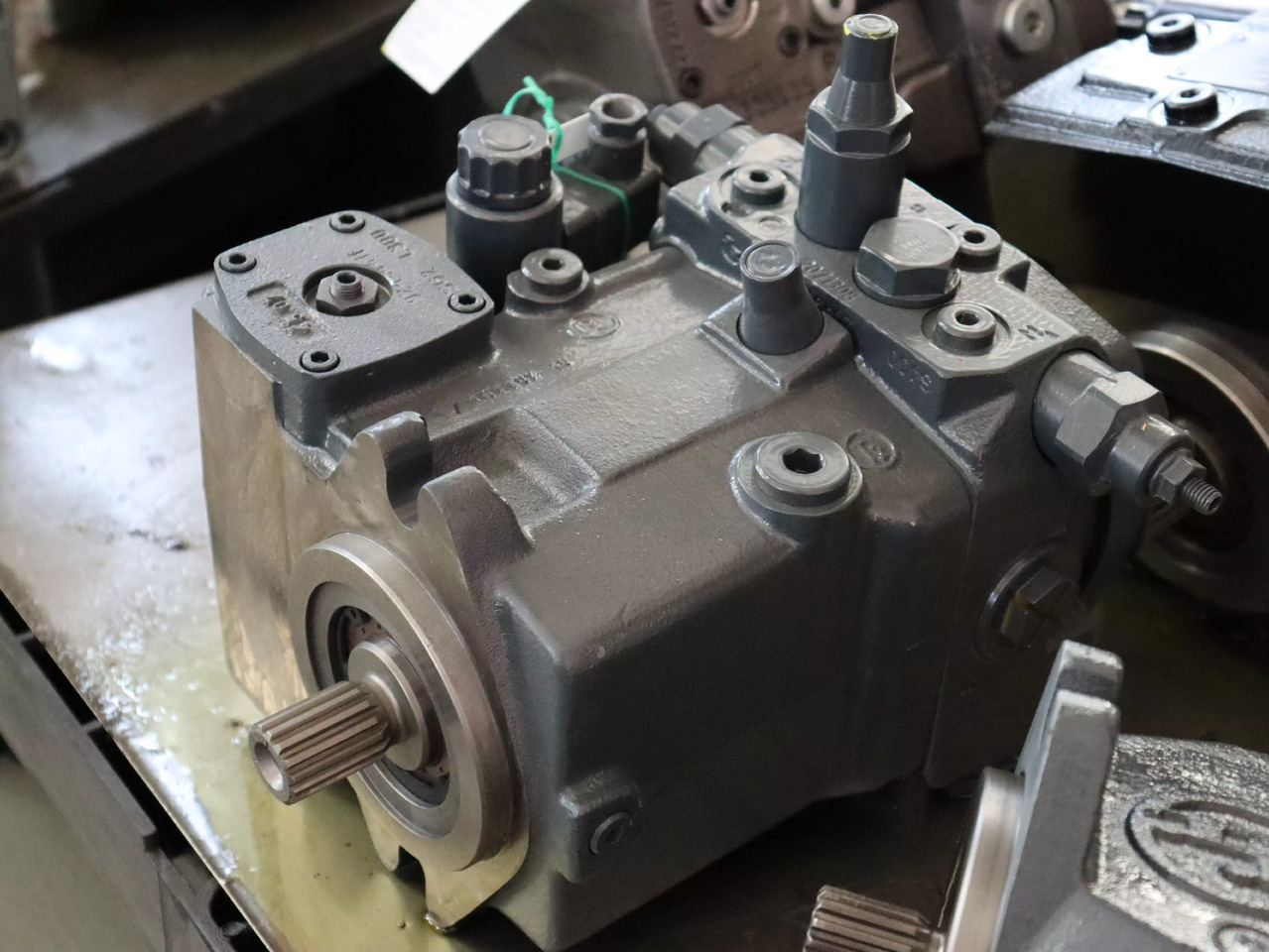 REXROTH A10VG45DA1D2/10R-NSC10F015SH - Hidraulikus szivattyú - Anyagmozgató gép: 2 kép. REXROTH A10VG45DA1D2/10R-NSC10F015SH - Hidraulikus szivattyú - Anyagmozgató gép: 2 kép.