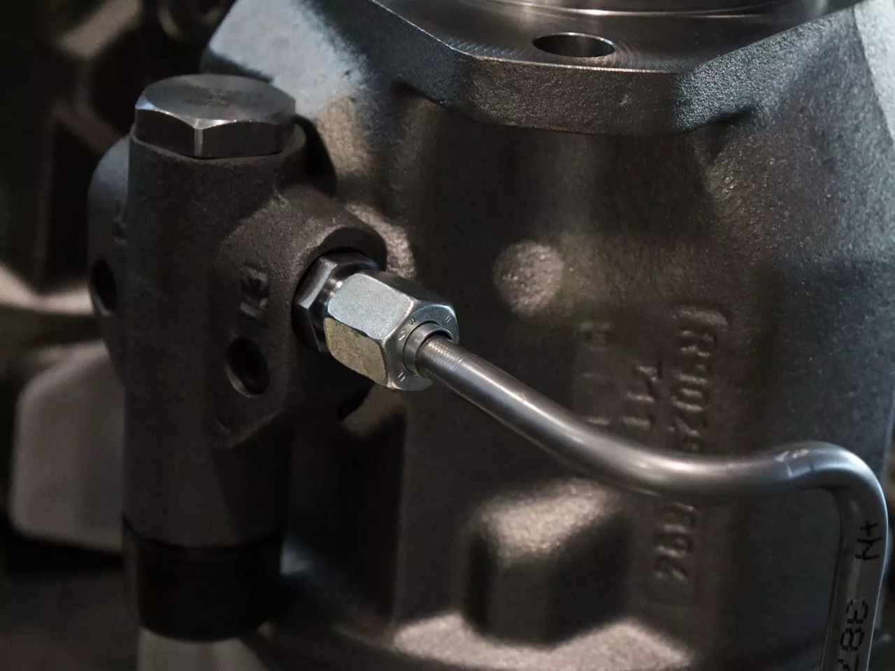 REXROTH A10VO28DFLR/31L-VSC62K01 - Hidraulikus szivattyú - Anyagmozgató gép: 4 kép. REXROTH A10VO28DFLR/31L-VSC62K01 - Hidraulikus szivattyú - Anyagmozgató gép: 4 kép.