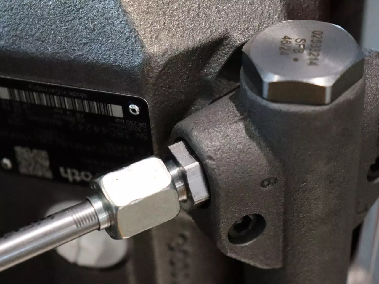 REXROTH A10VO28DFLR/31R-VSC62K01 - Hidraulikus motor - Építőipari gépek: 3 kép. REXROTH A10VO28DFLR/31R-VSC62K01 - Hidraulikus motor - Építőipari gépek: 3 kép.