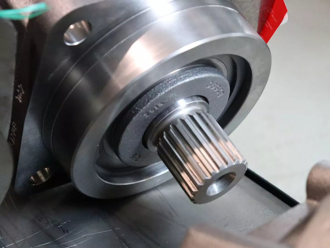 REXROTH A2FM107/61W-VAB020 - Hidraulikus motor - Építőipari gépek: 4 kép. REXROTH A2FM107/61W-VAB020 - Hidraulikus motor - Építőipari gépek: 4 kép.