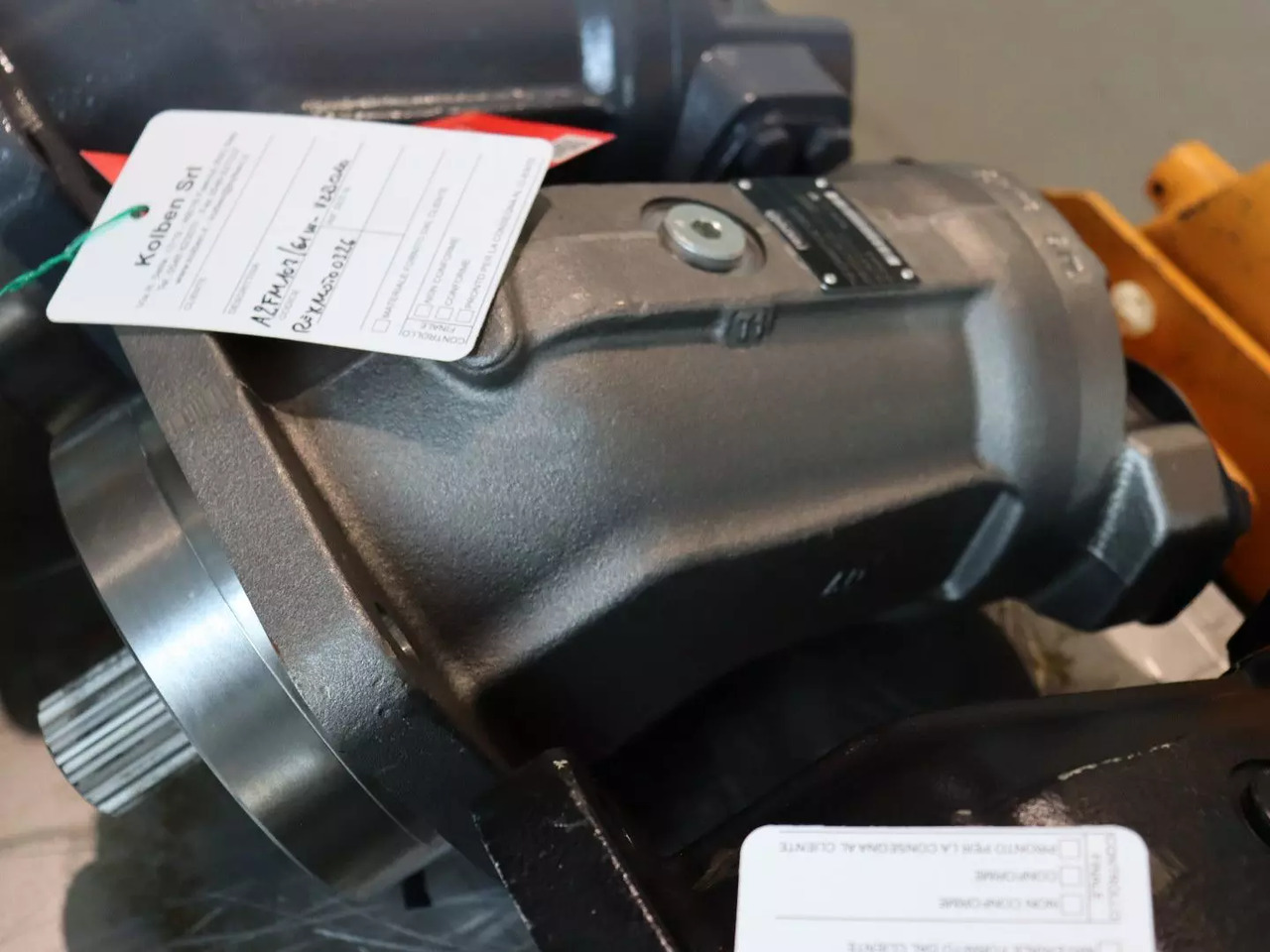 REXROTH A2FM107/61W-VZB010 - Hidraulikus motor - Építőipari gépek: 1 kép. REXROTH A2FM107/61W-VZB010 - Hidraulikus motor - Építőipari gépek: 1 kép.