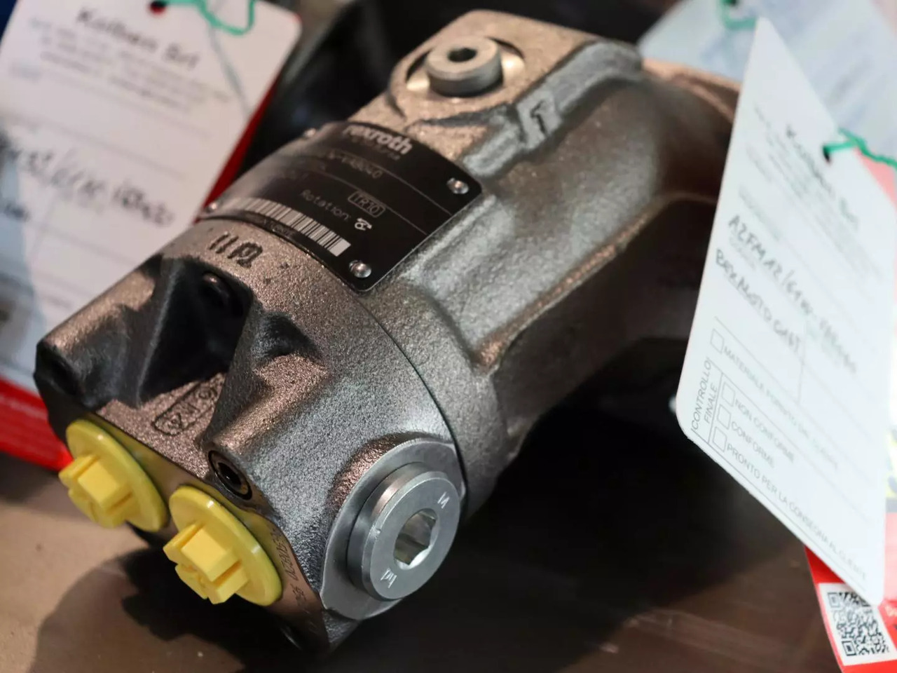 REXROTH A2FM12/61W-VAB040 - Hidraulikus motor - Anyagmozgató gép: 2 kép. REXROTH A2FM12/61W-VAB040 - Hidraulikus motor - Anyagmozgató gép: 2 kép.