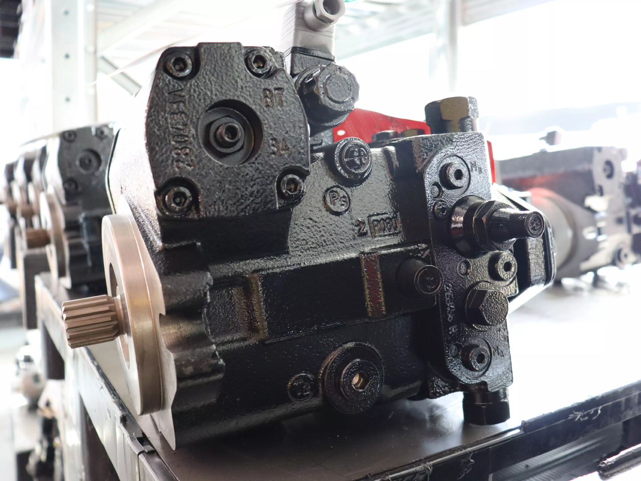 REXROTH A4VG56DA1D7/32R-NZC02F023SH-S - Hidraulikus szivattyú - Anyagmozgató gép: 2 kép. REXROTH A4VG56DA1D7/32R-NZC02F023SH-S - Hidraulikus szivattyú - Anyagmozgató gép: 2 kép.