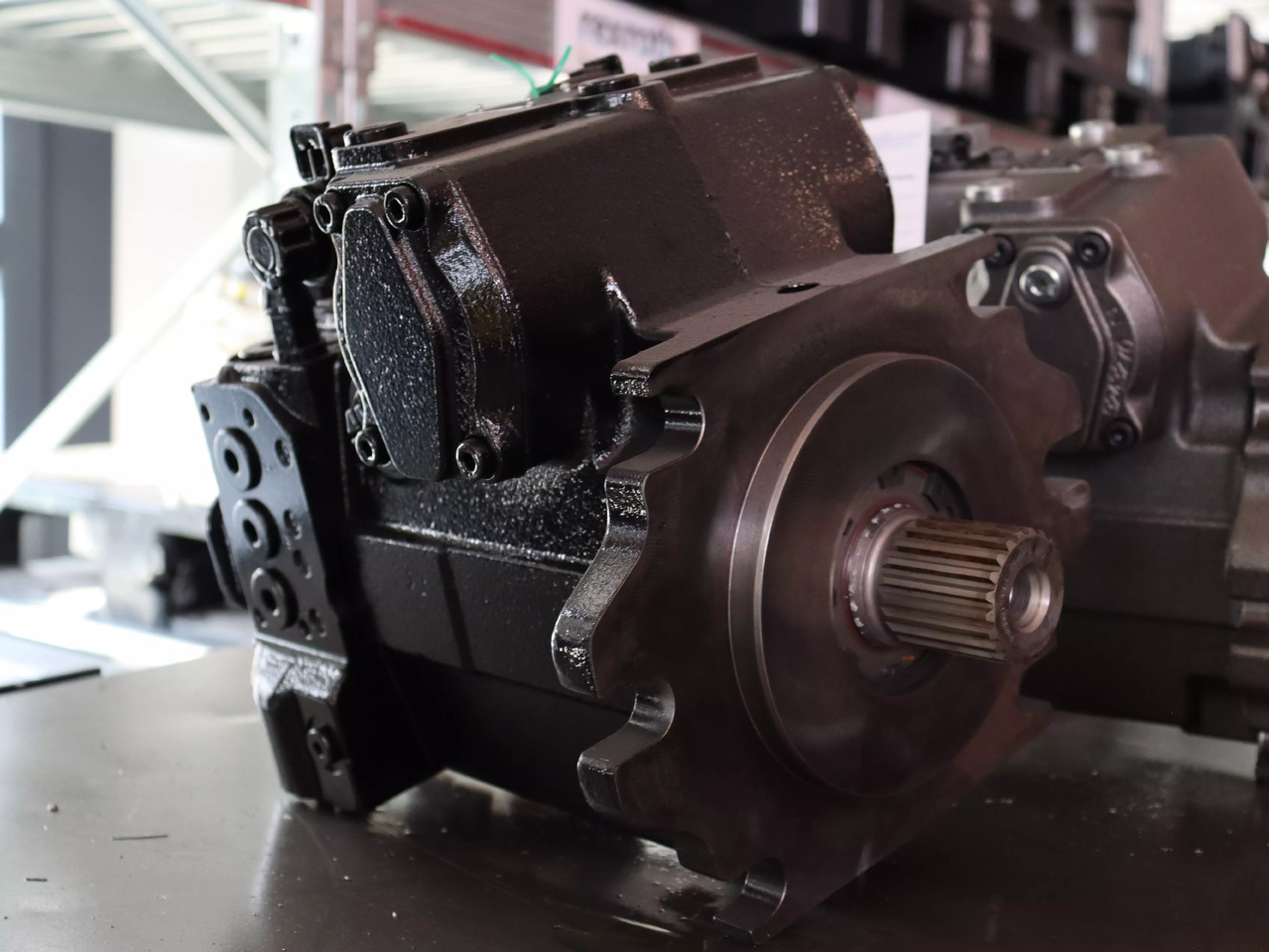 REXROTH A4VG90DA1D7/32R-NAF02F021SP-S - Hidraulikus szivattyú - Anyagmozgató gép: 1 kép. REXROTH A4VG90DA1D7/32R-NAF02F021SP-S - Hidraulikus szivattyú - Anyagmozgató gép: 1 kép.