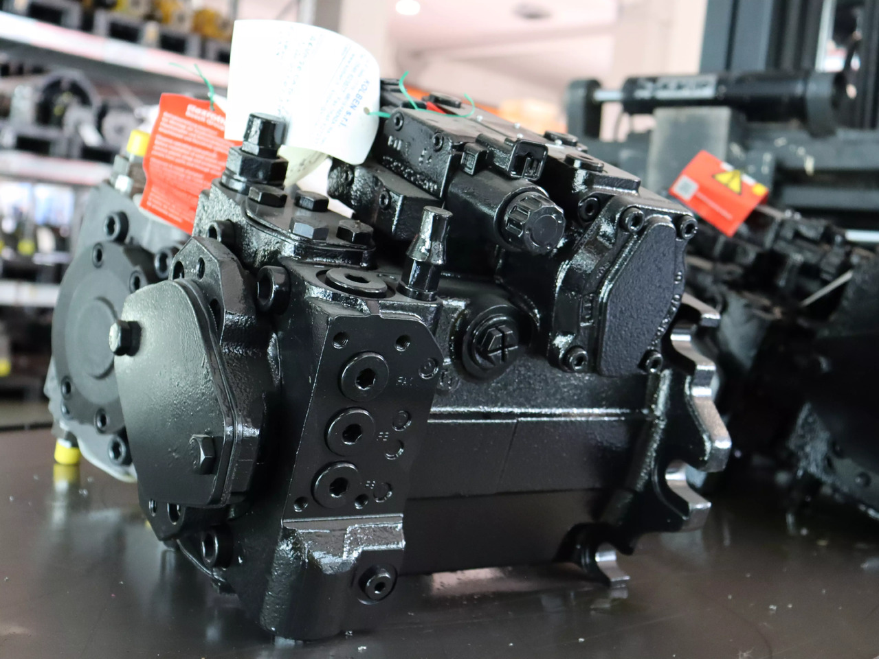 REXROTH A4VG90DA1D7/32R-NAF02F021SP-S - Hidraulikus szivattyú - Anyagmozgató gép: 2 kép. REXROTH A4VG90DA1D7/32R-NAF02F021SP-S - Hidraulikus szivattyú - Anyagmozgató gép: 2 kép.