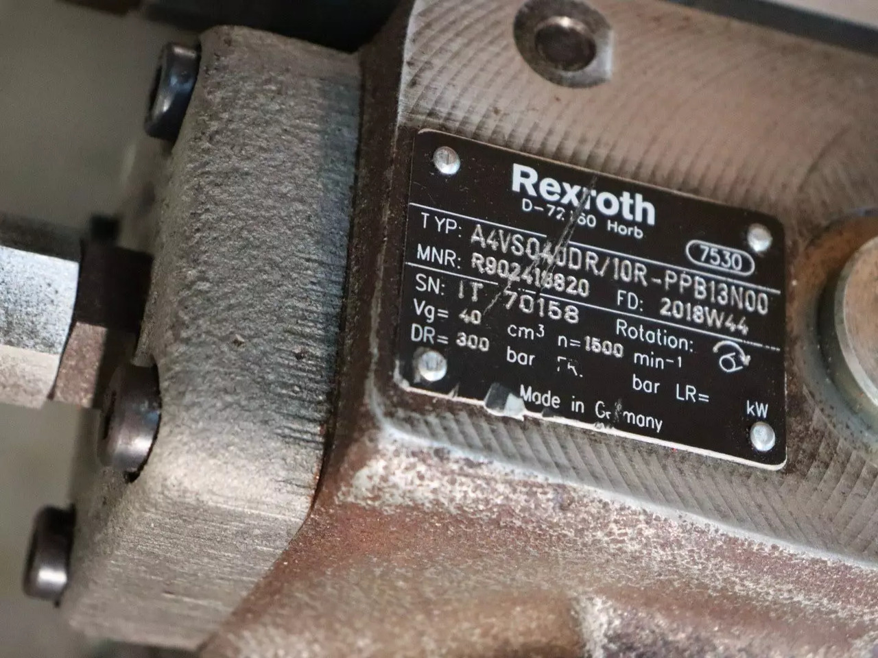 REXROTH A4VSO40DR/10R-PPB13N00 - Hidraulikus motor - Anyagmozgató gép: 5 kép. REXROTH A4VSO40DR/10R-PPB13N00 - Hidraulikus motor - Anyagmozgató gép: 5 kép.
