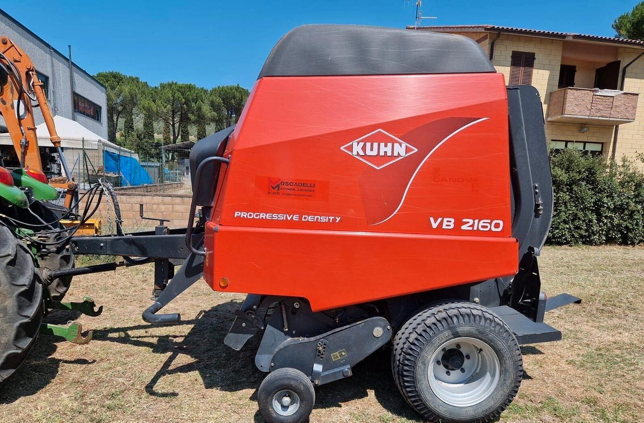 Rotopressa Kuhn - Bálázó: 1 kép. Rotopressa Kuhn - Bálázó: 1 kép.