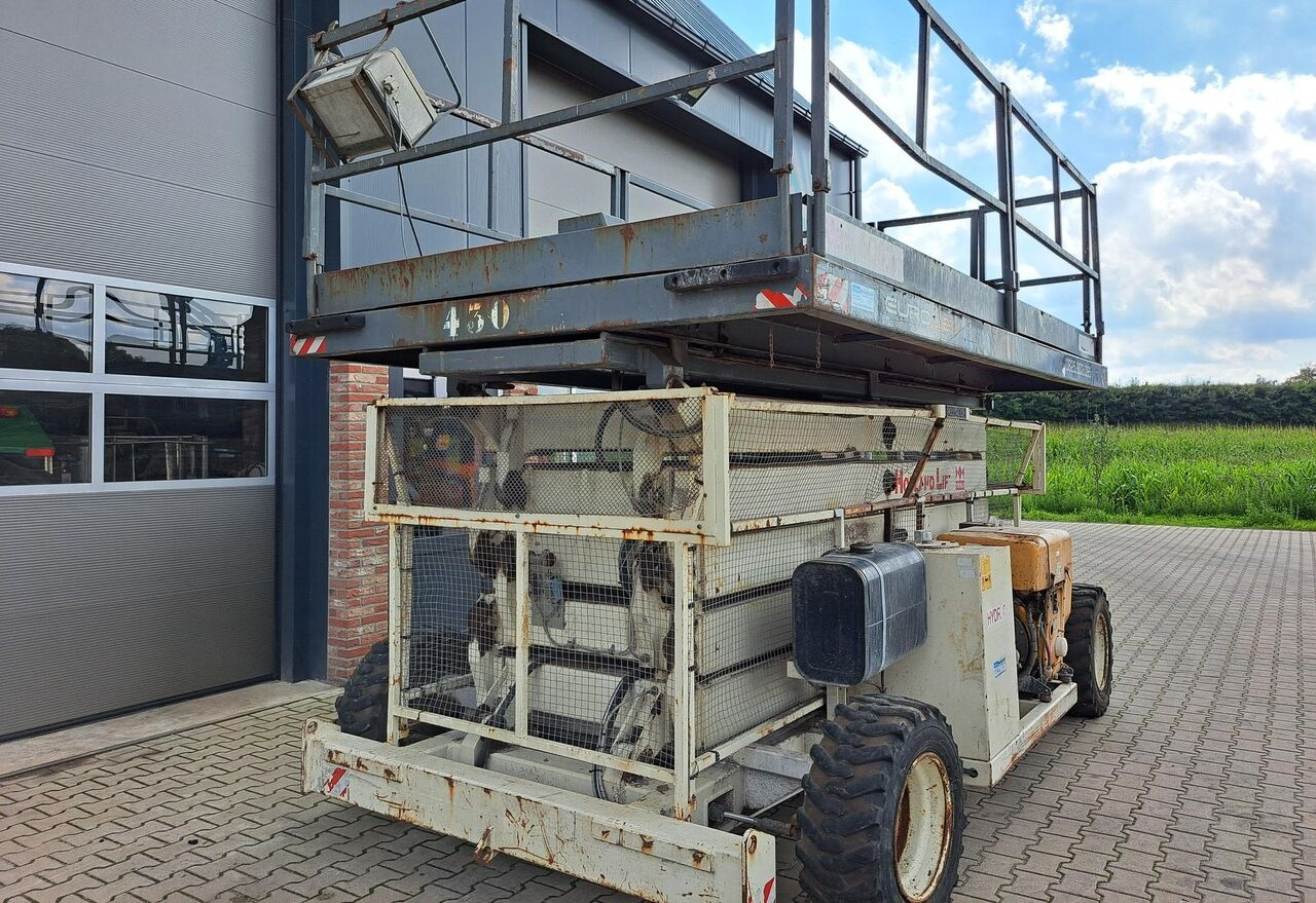 Holland Lift A151DV - Ollós emelő: 3 kép. Holland Lift A151DV - Ollós emelő: 3 kép.