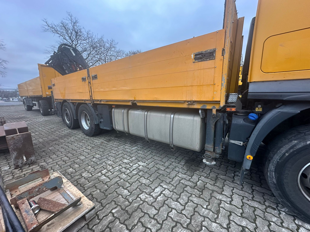 IVECO STRALIS 420 truck open box with TEREX loading crane 290.2E-A3 - Horgos rakodó teherautó, Darus autó: 4 kép. IVECO STRALIS 420 truck open box with TEREX loading crane 290.2E-A3 - Horgos rakodó teherautó, Darus autó: 4 kép.