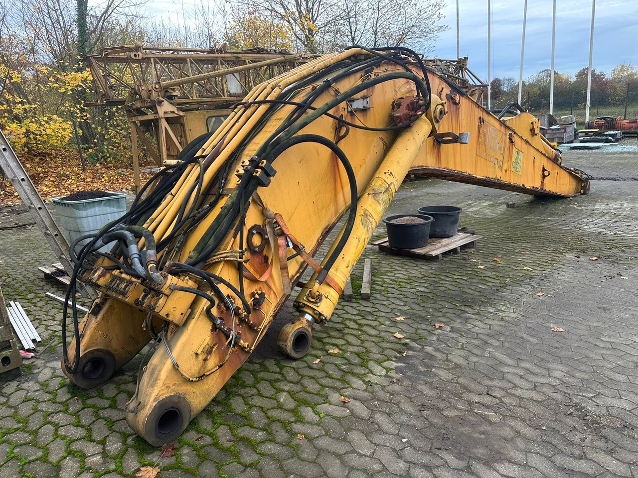 LIEBHERR R964 - Lánctalpas kotró: 5 kép. LIEBHERR R964 - Lánctalpas kotró: 5 kép.