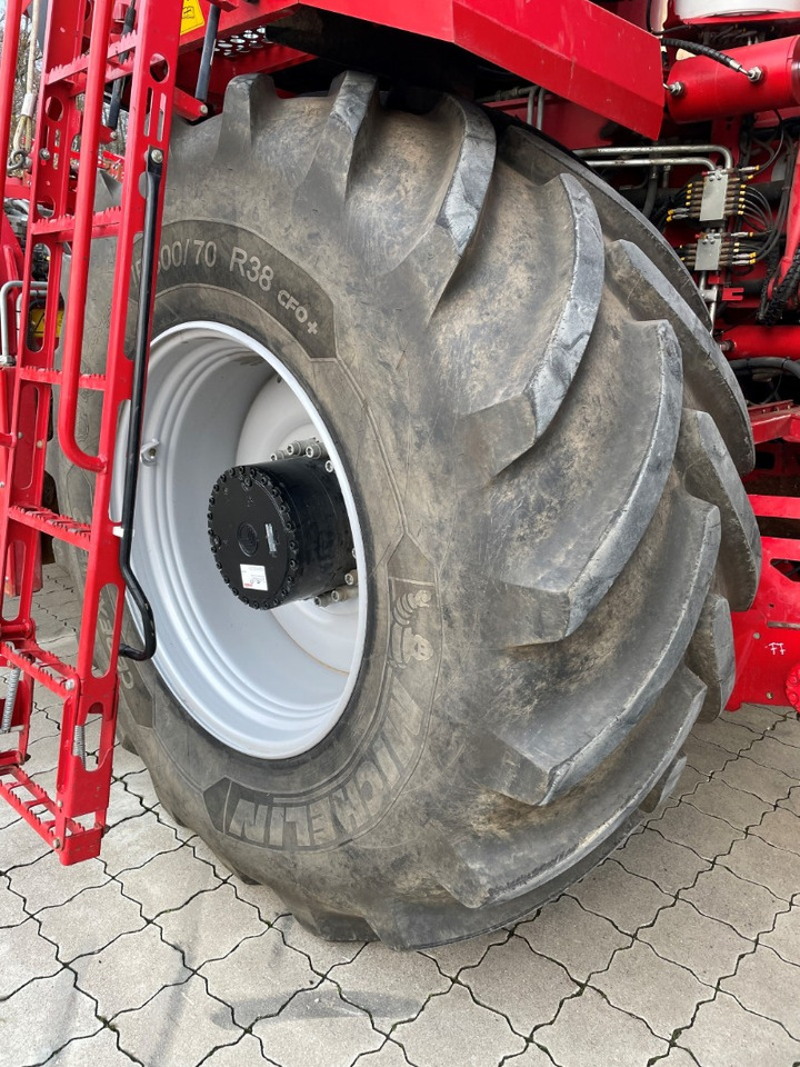 Grimme REXOR 6300 Platinum - Talajművelő gep: 5 kép. Grimme REXOR 6300 Platinum - Talajművelő gep: 5 kép.