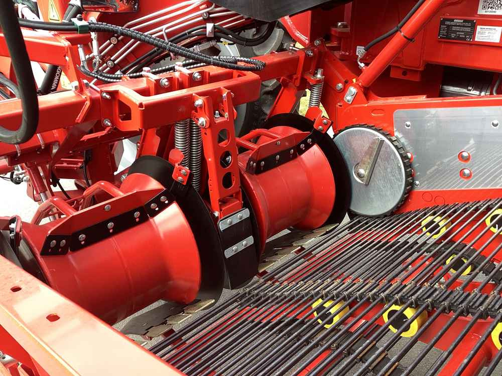 Grimme VARITRON 270 PLATINUM - Betakarító gép: 4 kép. Grimme VARITRON 270 PLATINUM - Betakarító gép: 4 kép.