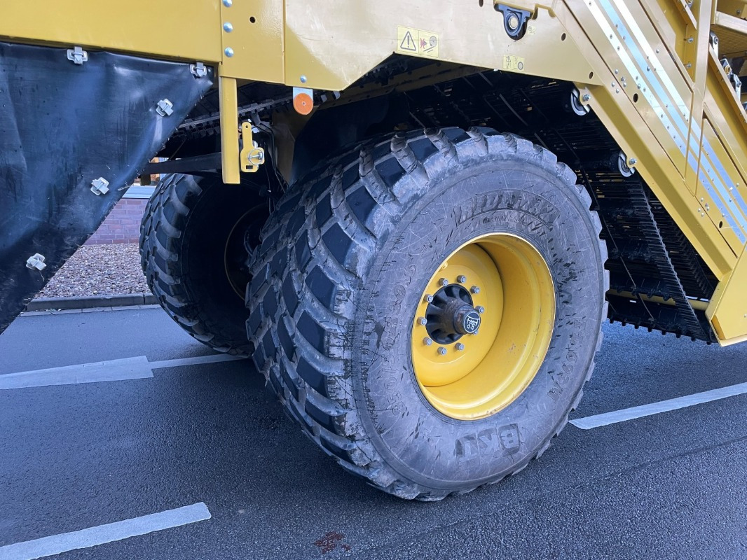 ROPA KEILER 2 4TG - Betakarító gép: 4 kép. ROPA KEILER 2 4TG - Betakarító gép: 4 kép.