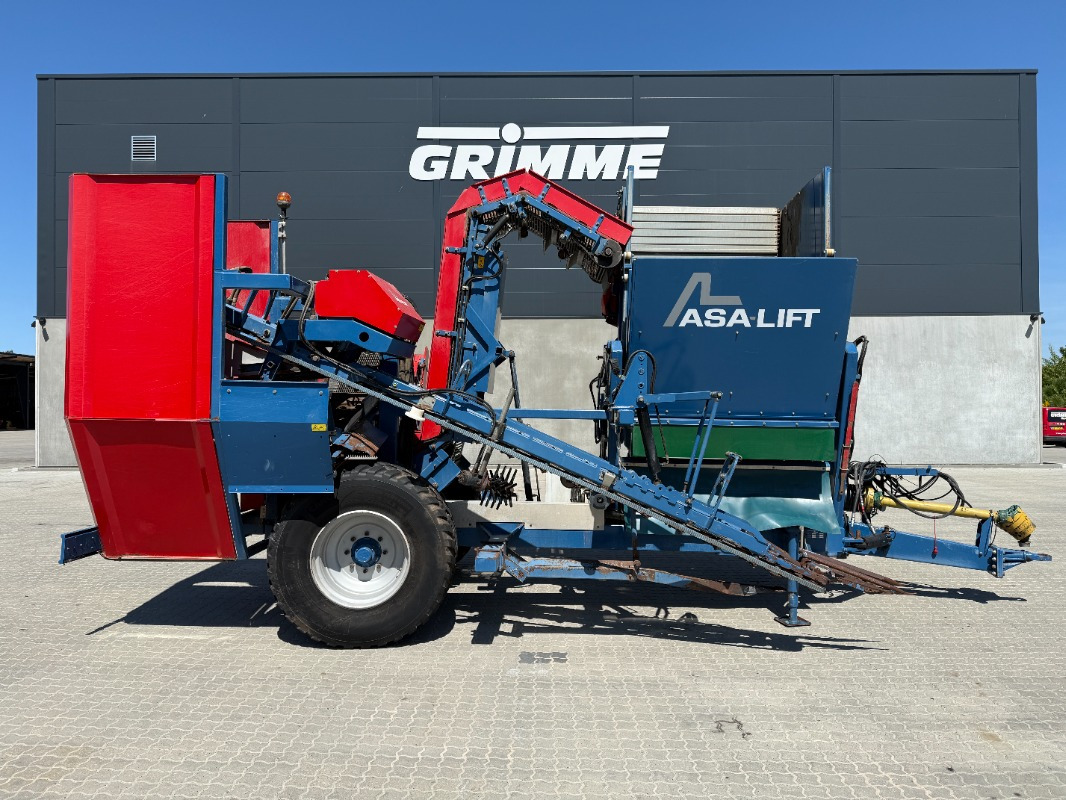 ASA-Lift T-130-B - Szőlőkombájn: 1 kép. ASA-Lift T-130-B - Szőlőkombájn: 1 kép.