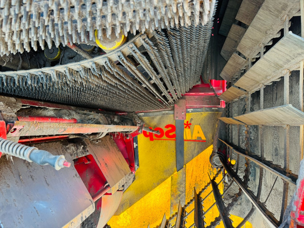 Burgonyakombájn Grimme EVO 290 AirSep: 10 kép. Burgonyakombájn Grimme EVO 290 AirSep: 10 kép.