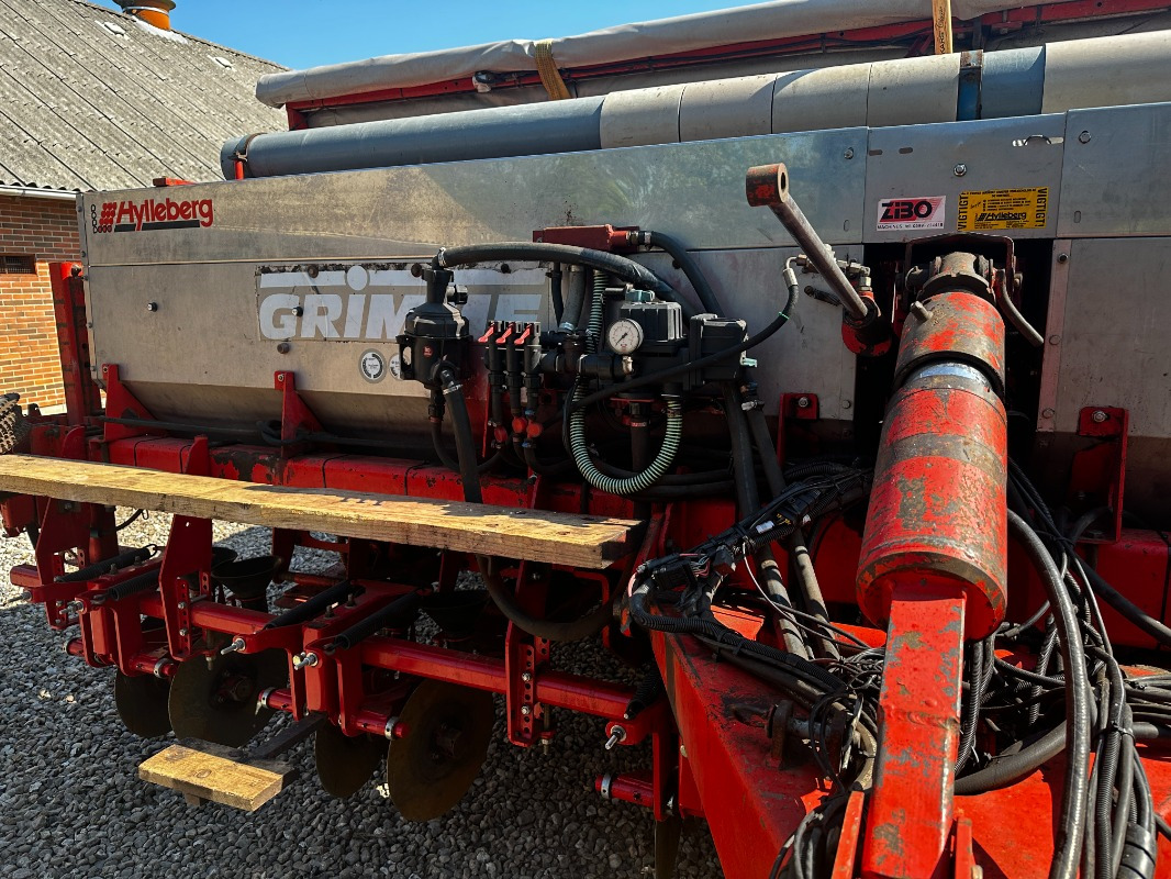 Grimme GL 36-ZS - Betakarító gép: 3 kép. Grimme GL 36-ZS - Betakarító gép: 3 kép.
