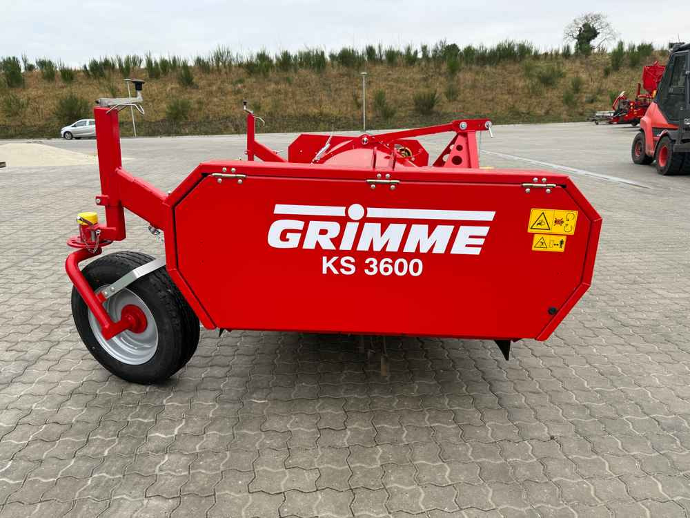 Grimme KS 3600 - Betakarító gép: 4 kép. Grimme KS 3600 - Betakarító gép: 4 kép.